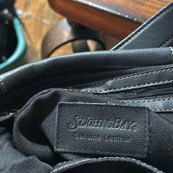 St. John's Bay hobo purse, one zip pocket two Smaller pockets, black - Picture 2 of 6